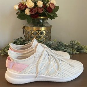 WHITE ADIDAS CLOUD FOAM SNEAKERS